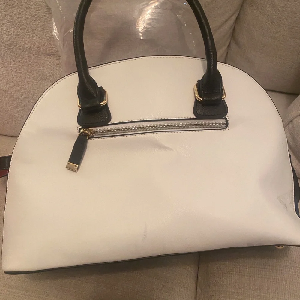 Handbag - Picture 2 of 6